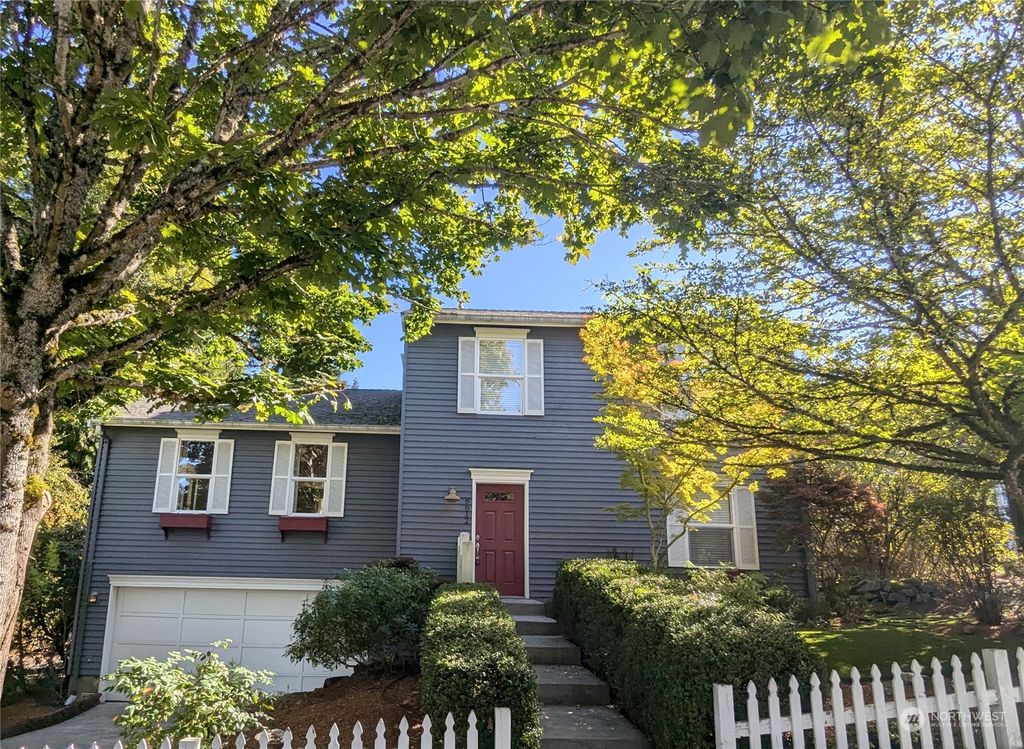 Photo of 8612 128th Avenue NE, Kirkland, WA 98033 (MLS # 2296960)