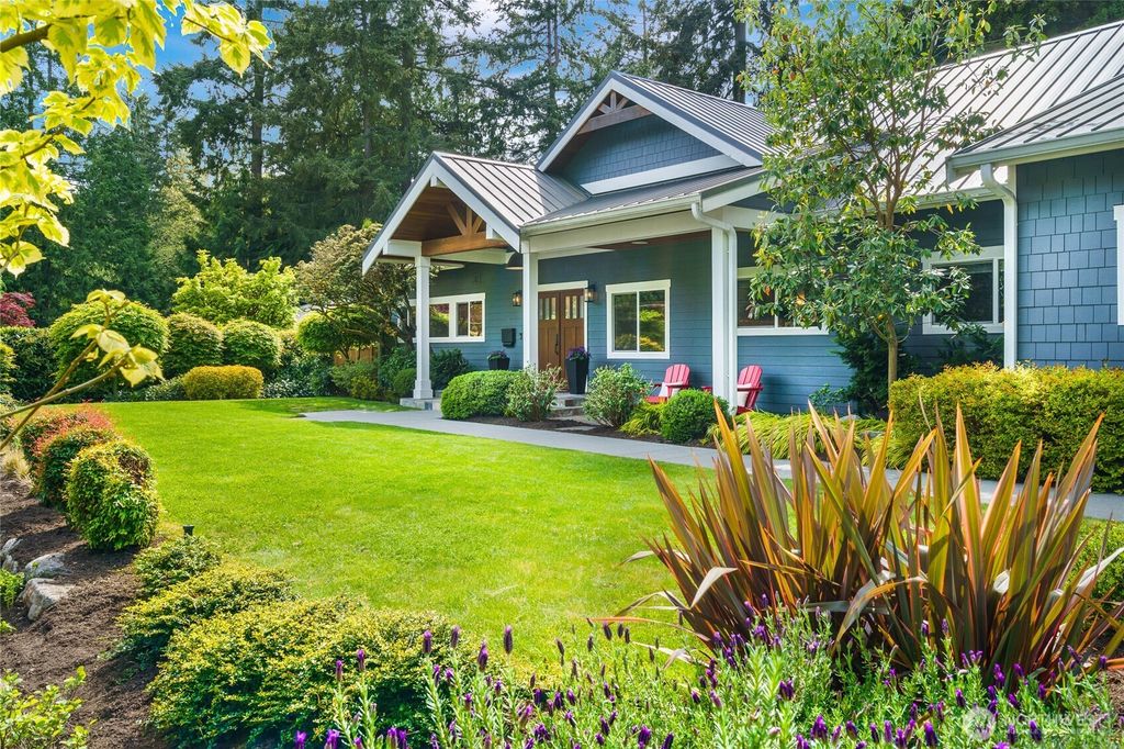 Photo of 6219 89th Avenue SE, Mercer Island, WA 98040 (MLS # 2518194)