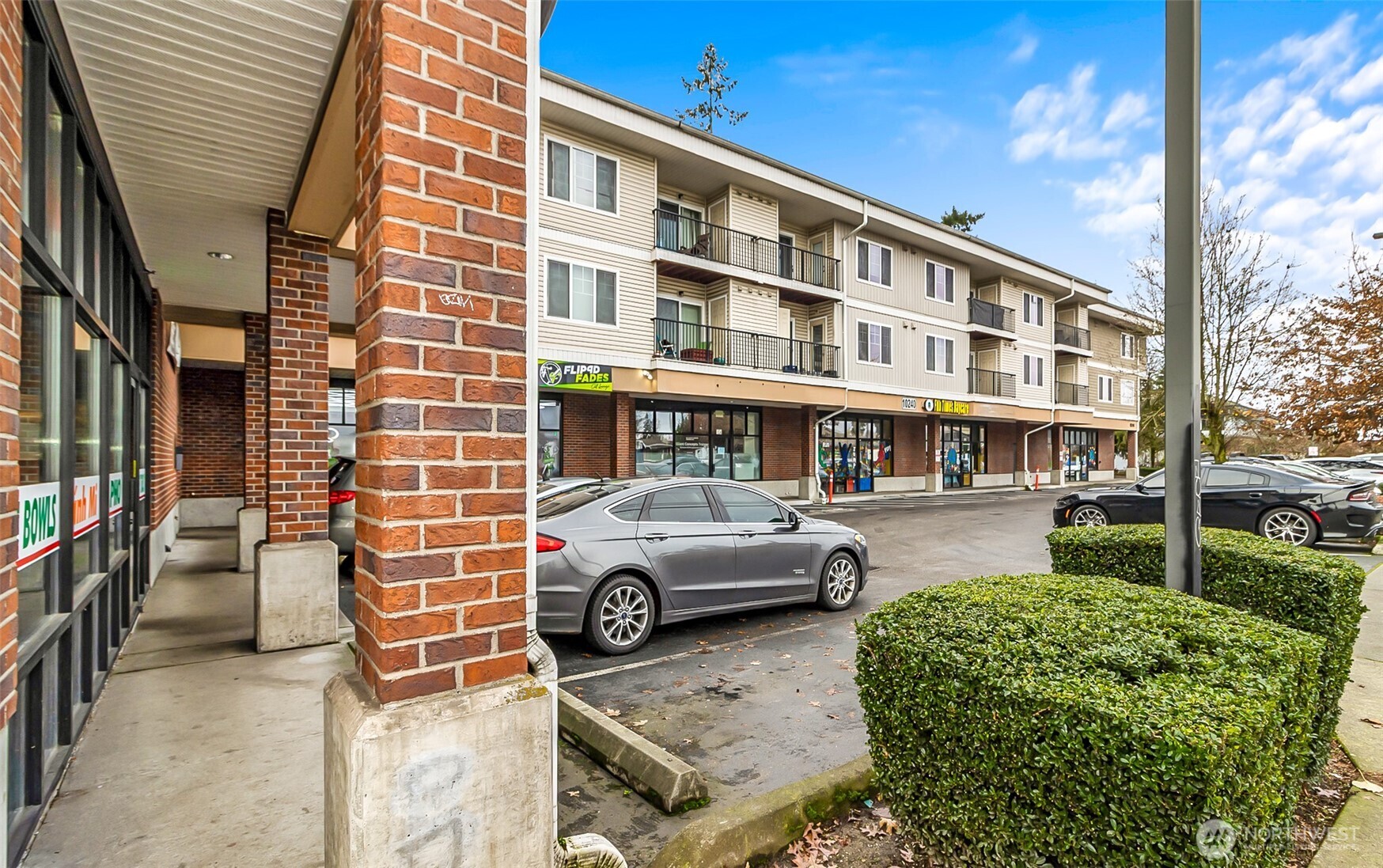 10240 Bridgeport Way SW