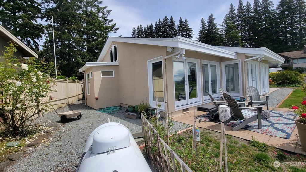 Photo of 21557 1st Court S, Normandy Park, WA 98198 (MLS # 2024347)
