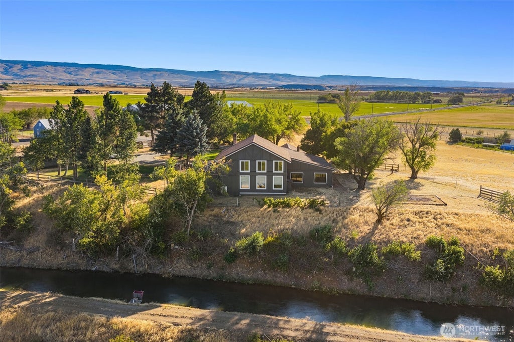 Photo of 620 Clarke Rd RD, Ellensburg, WA 98926 (MLS # 2564533)