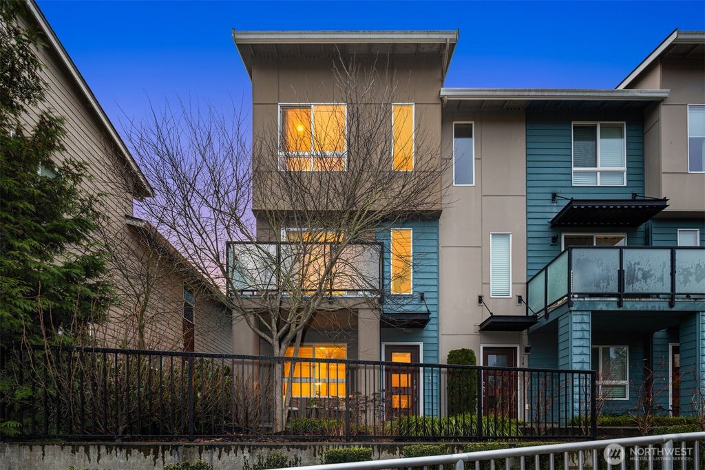 Photo of 14685 35th Court NE, Lake Forest Park, WA 98155 (MLS # 2461679)