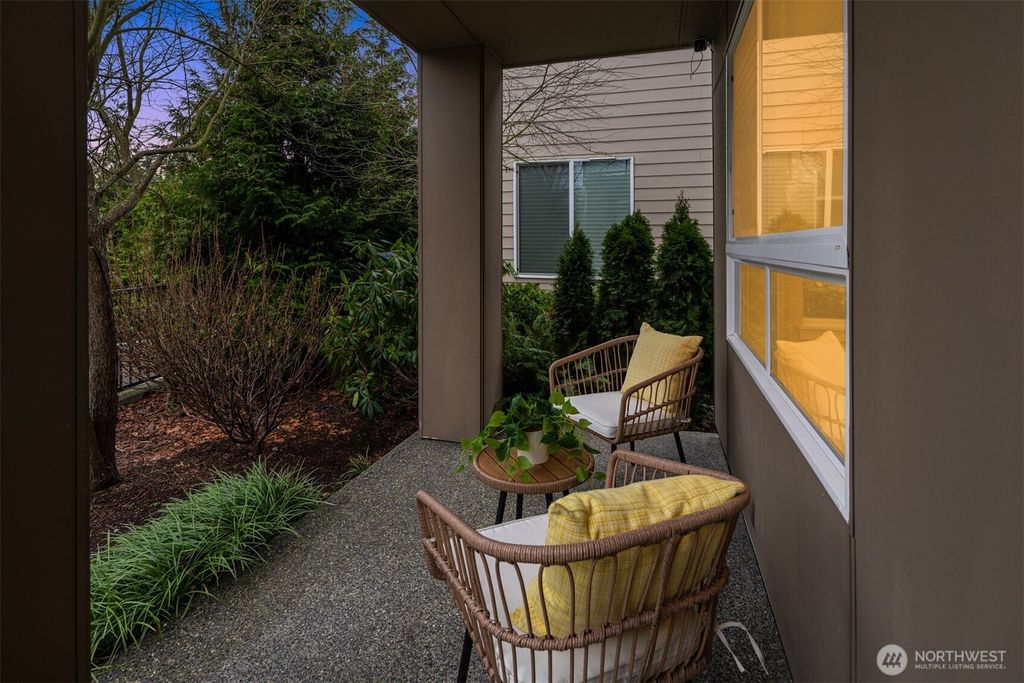 Photo of 14685 35th Court NE, Lake Forest Park, WA 98155 (MLS # 2461679)