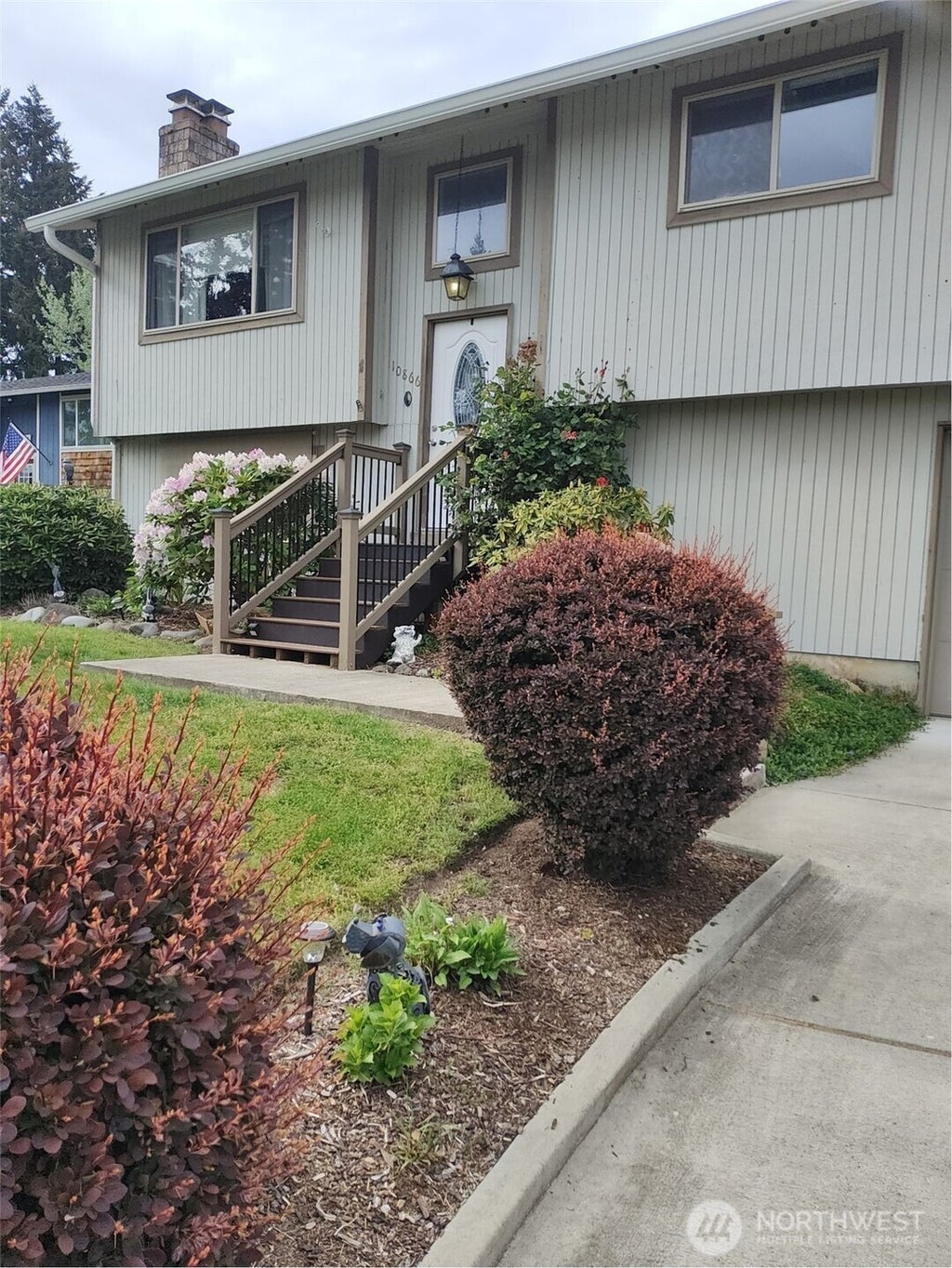 Photo of 10866 SE 318th Place, Auburn, WA 98092 (MLS # 2542021)