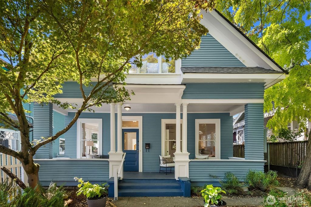 Photo of 333 16th Avenue, Seattle, WA 98122 (MLS # 2423139)