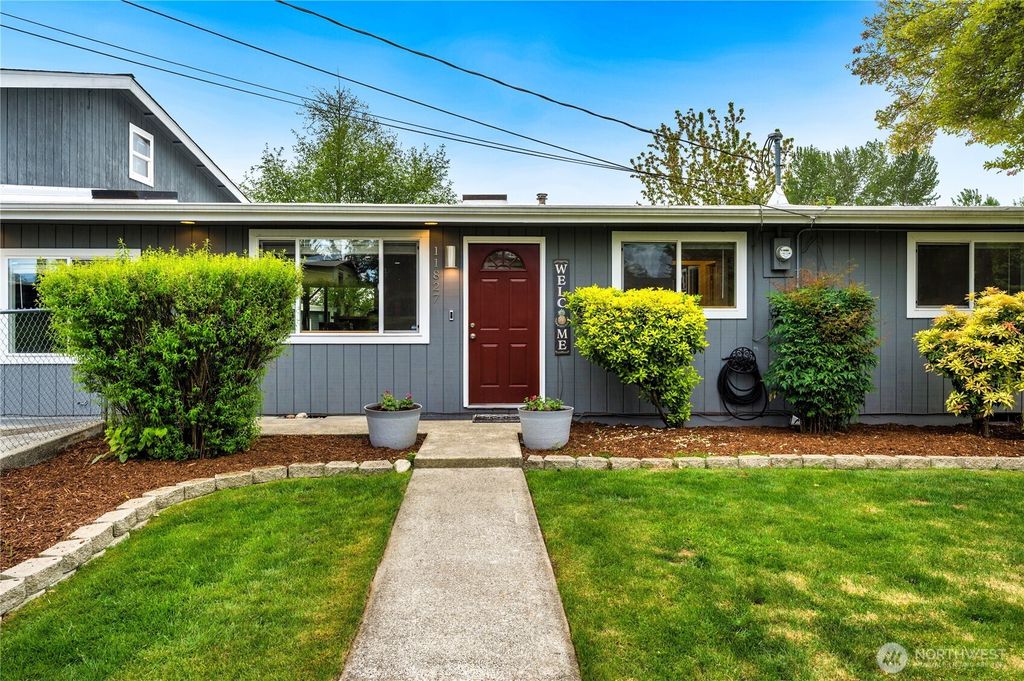 Photo of 11827 SE 276th Street, Kent, WA 98030 (MLS # 2367789)