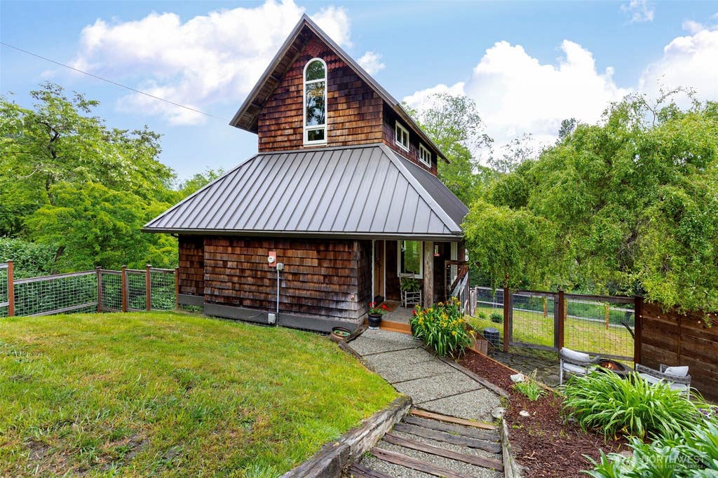 Photo of 4710 New Sweden Ave AVE NE, Bainbridge Island, WA 98110 (MLS # 2564410)