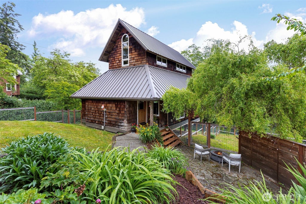 Photo of 4710 New Sweden Ave AVE NE, Bainbridge Island, WA 98110 (MLS # 2564410)