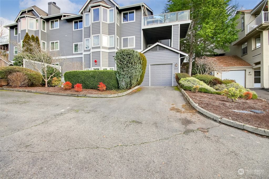 Photo of 4214 221st Place SE, Issaquah, WA 98029 (MLS # 2034740)