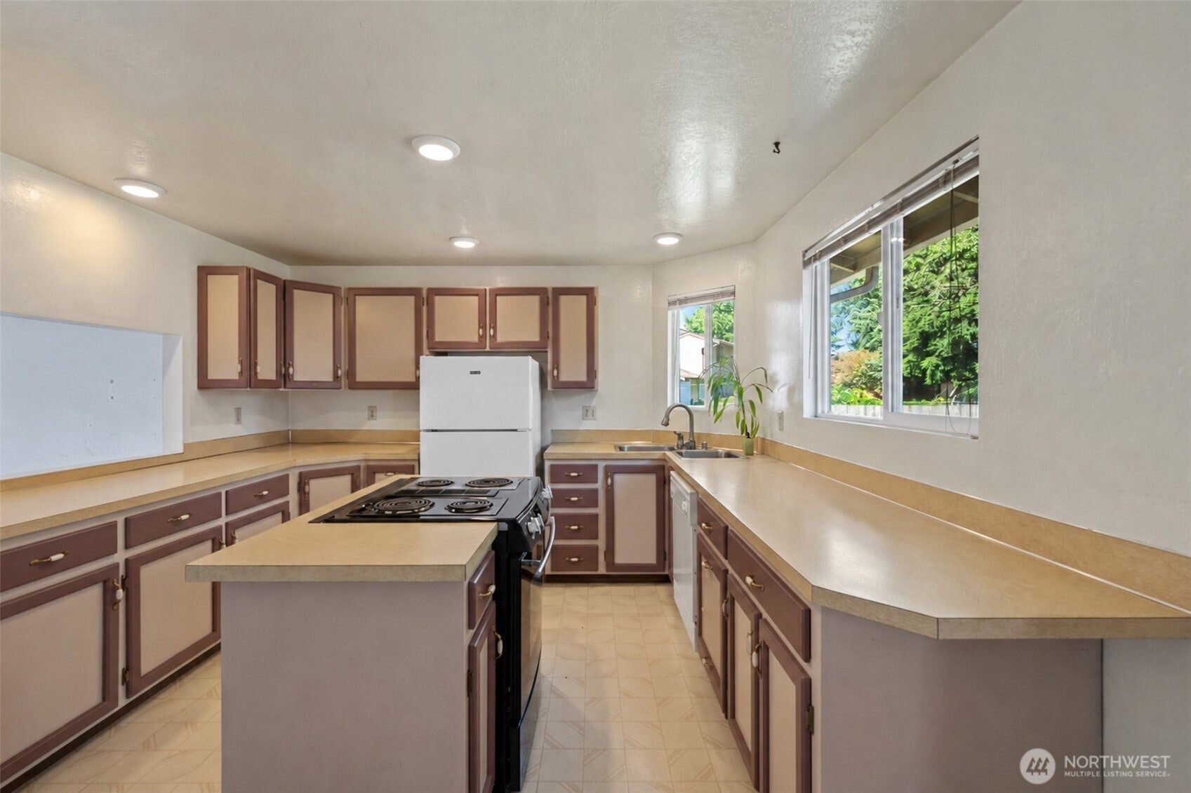 6322 49th Drive NE