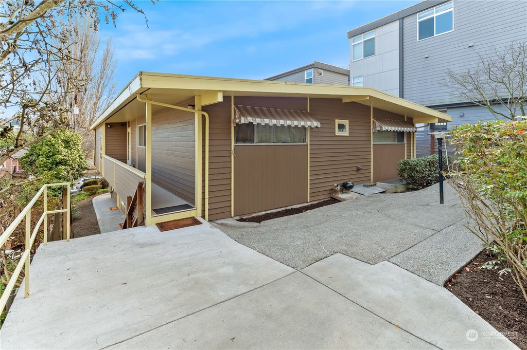 Photo of 3031 3033 21st Avenue W, Seattle, WA 98199 (MLS # 2330942)