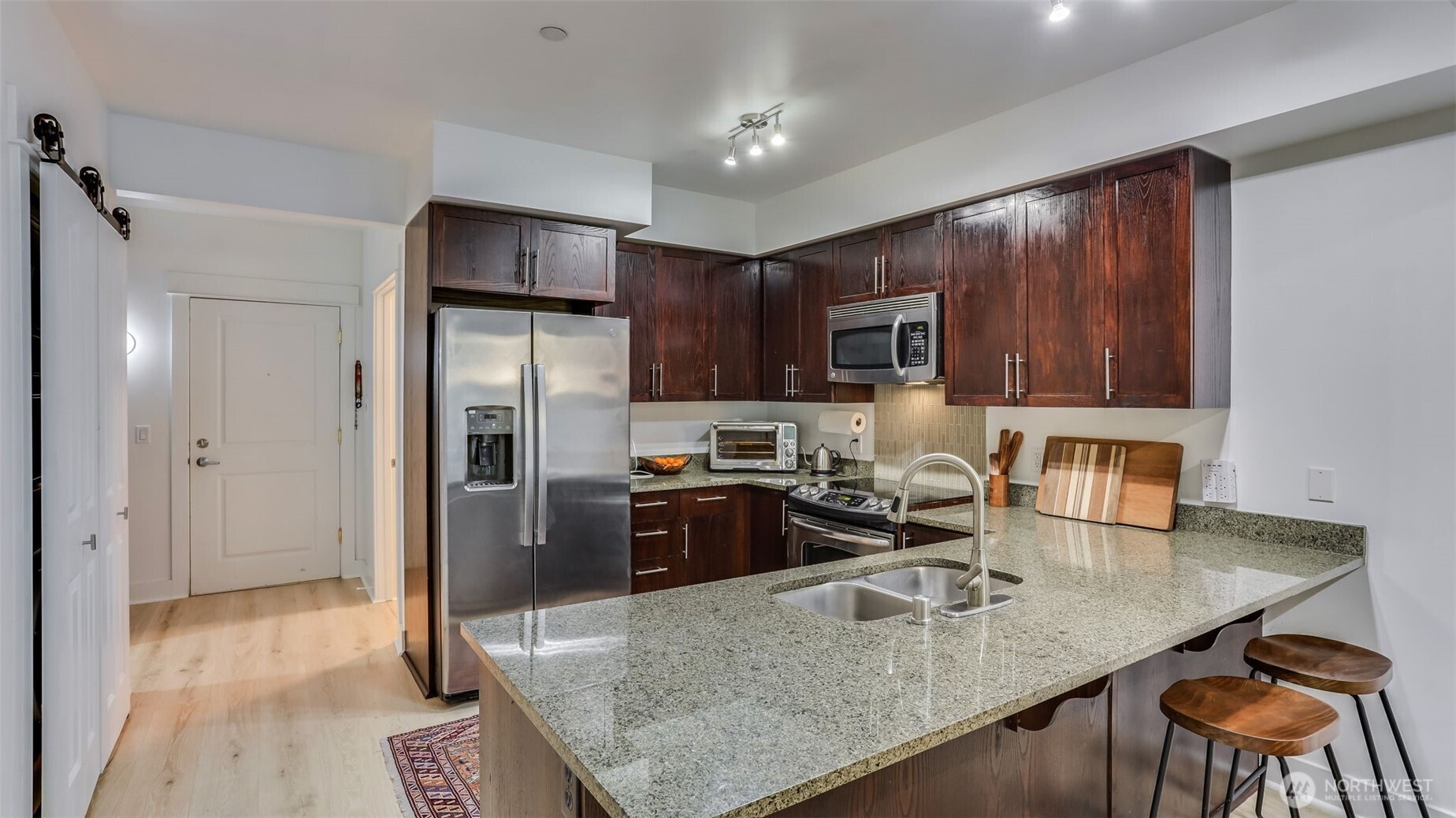 699 John Street 306