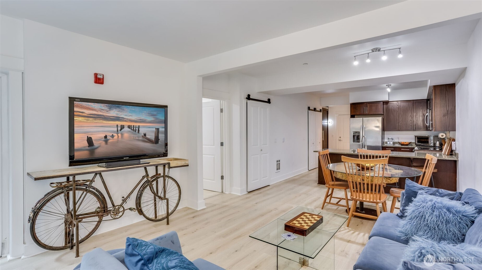 699 John Street 306