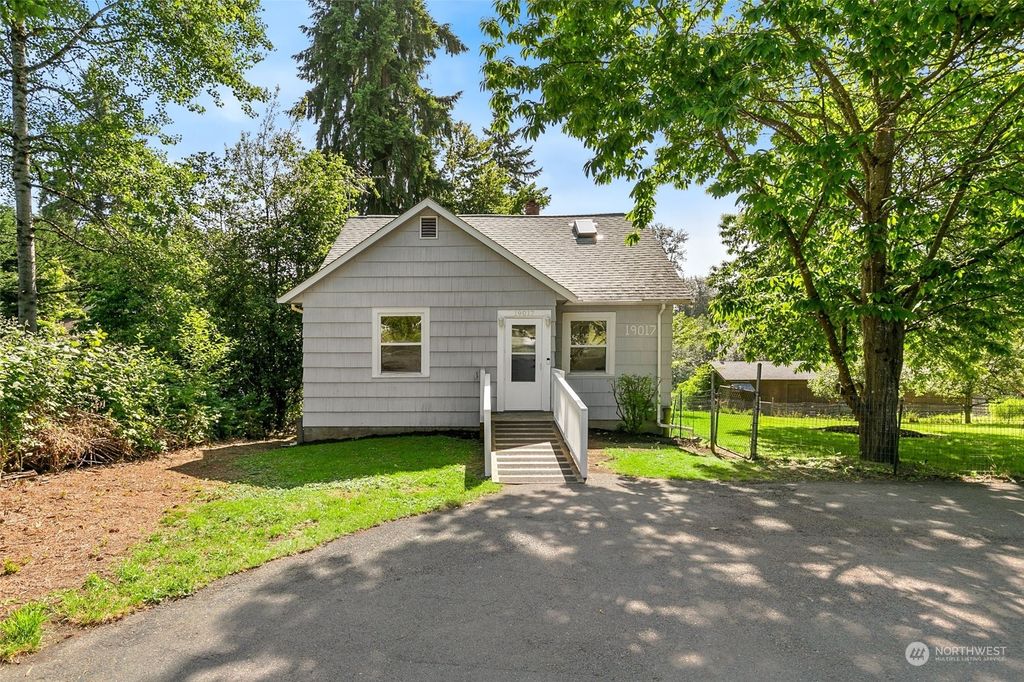 Photo of 19017 Broadway Avenue, Snohomish, WA 98296 (MLS # 2076252)