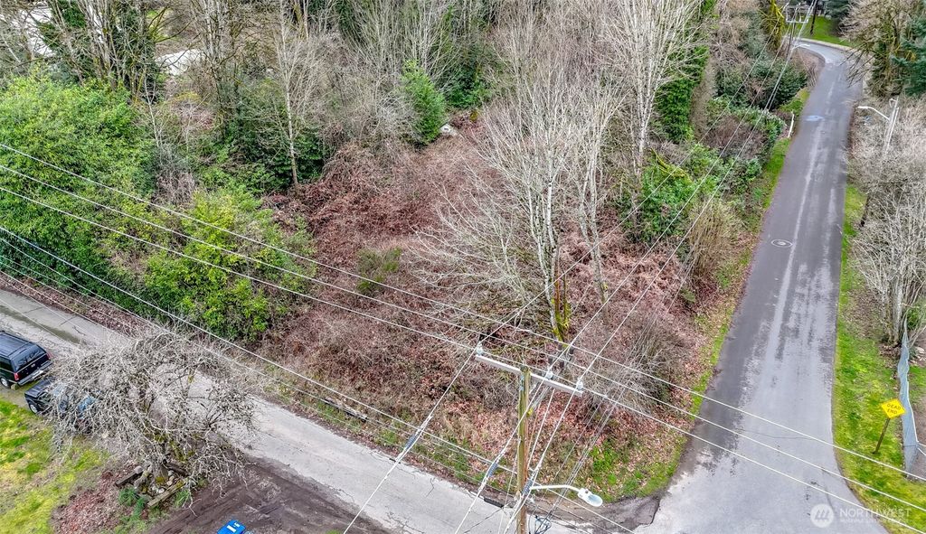 Photo of 12613 35th Avenue S, Tukwila, WA 98168 (MLS # 2492156)