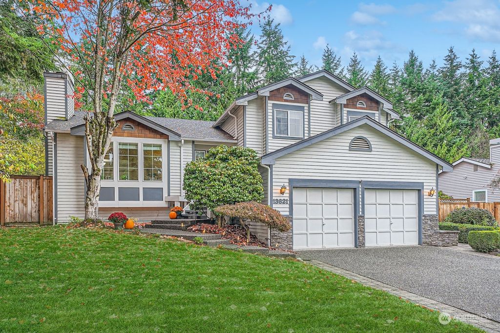 Photo of 13621 14th Drive SE, Mill Creek, WA 98012 (MLS # 2297543)