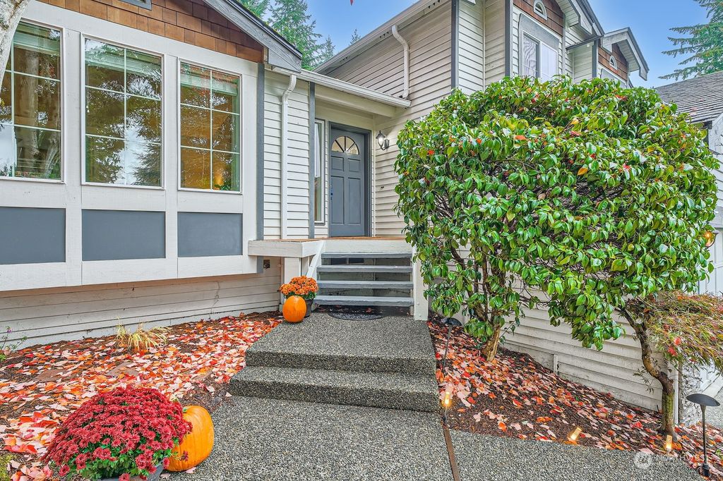 Photo of 13621 14th Drive SE, Mill Creek, WA 98012 (MLS # 2297543)