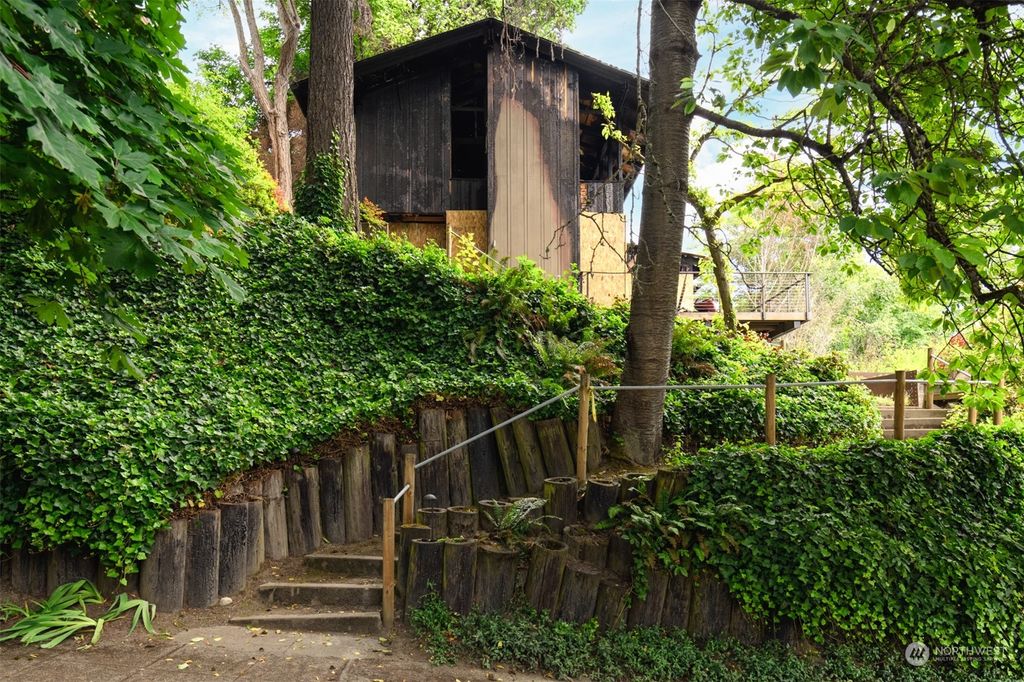 Photo of 614 33rd Avenue E, Seattle, WA 98112 (MLS # 2162282)