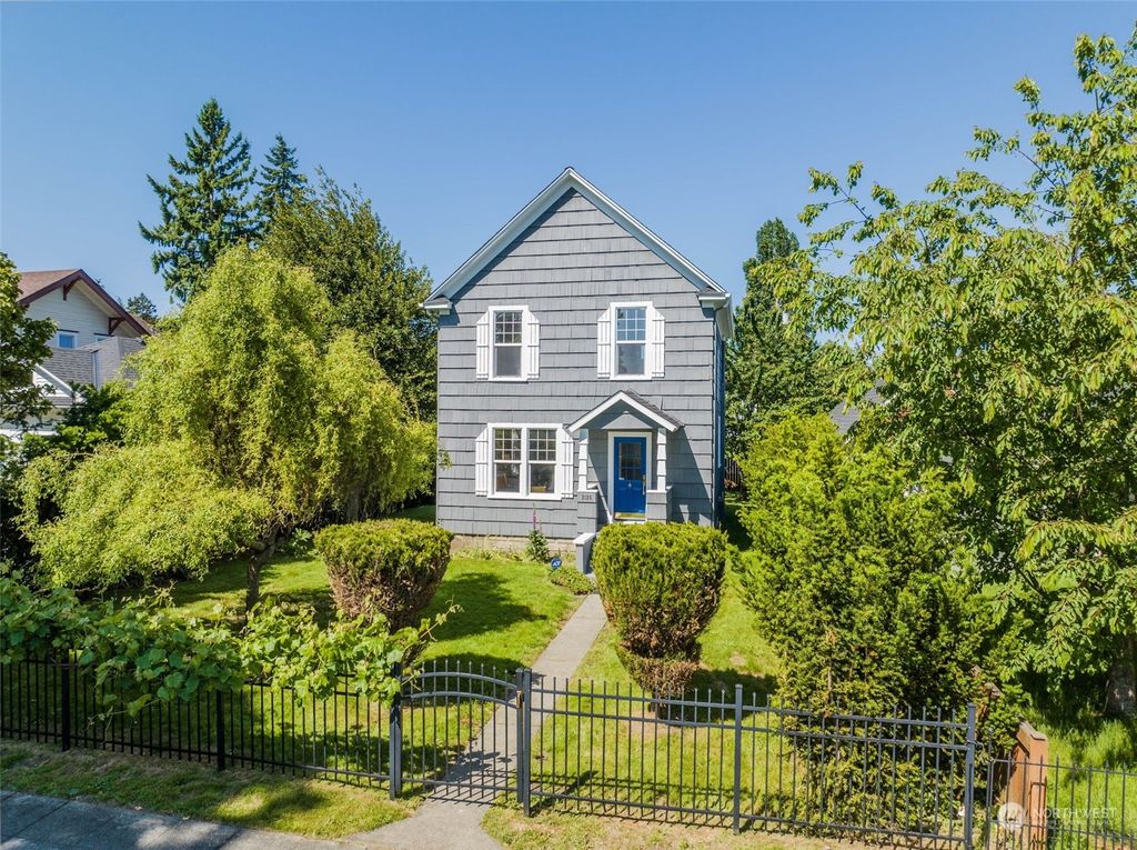 Photo of 2126 Lombard Avenue, Everett, WA 98201 (MLS # 2077489)