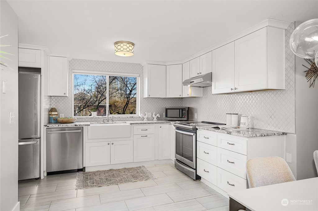 Photo of 209 N 39th Street #101, Seattle, WA 98103 (MLS # 2325772)