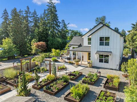 Photo of 503 5th Street, Steilacoom, WA 98388 (MLS # 2528811)