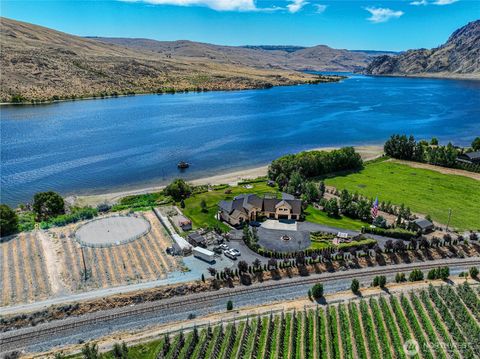 Photo of 30 Stennes Point Road, Pateros, WA 98846 (MLS # 2552805)