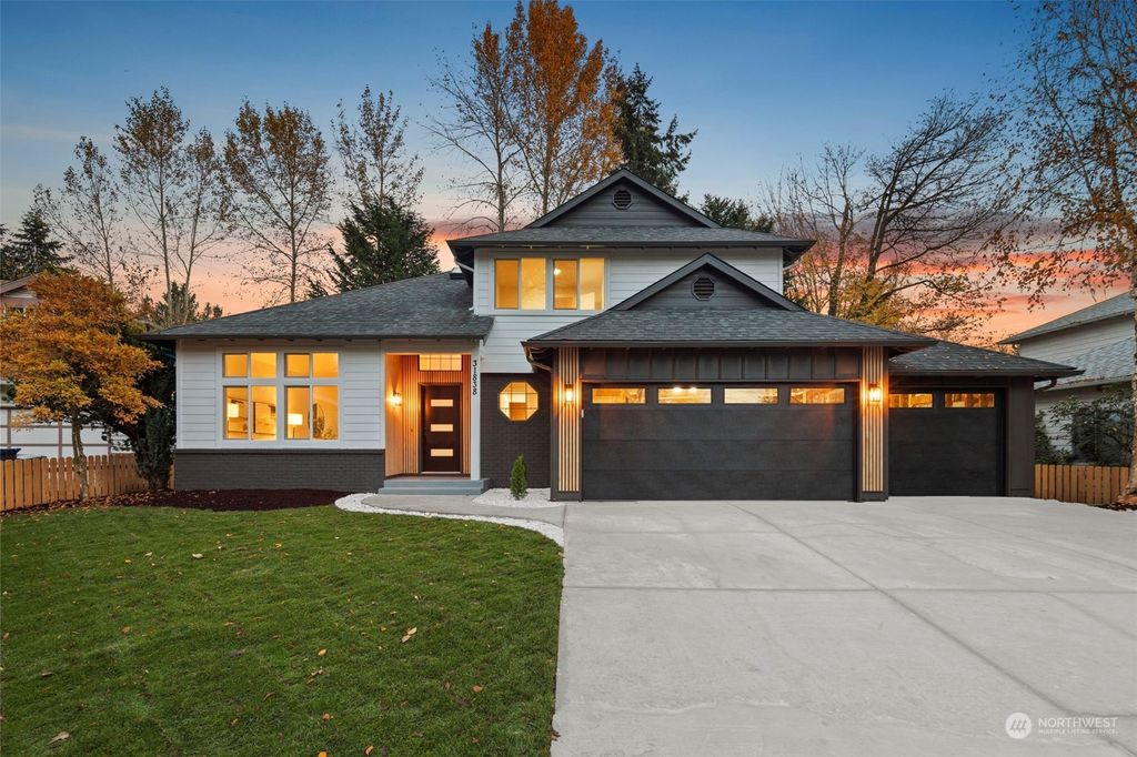 Photo of 31838 12th Place SW, Federal Way, WA 98023 (MLS # 2308086)