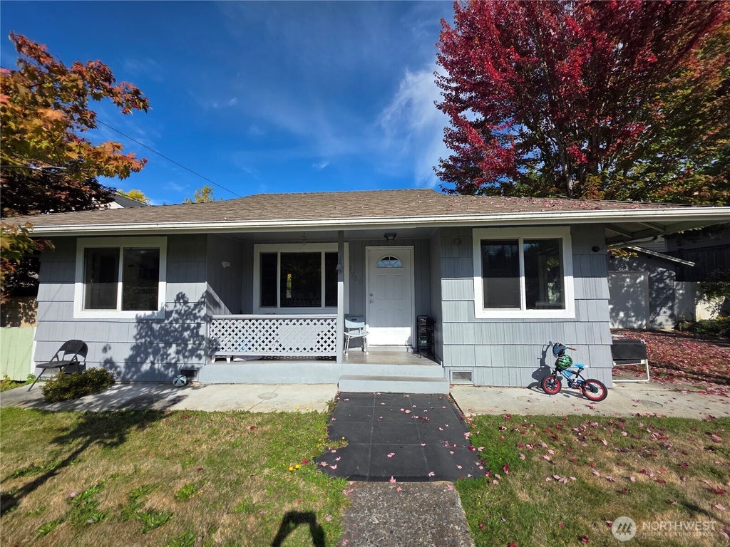 Photo of 1750 NE 146th Street, Shoreline, WA 98155 (MLS # 2588047)