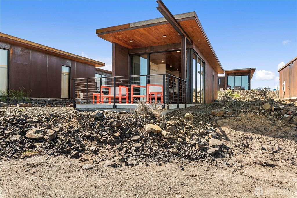 Photo of 23692 NW Cliffe Pointe Road #6C, Quincy, WA 98848 (MLS # 2514434)