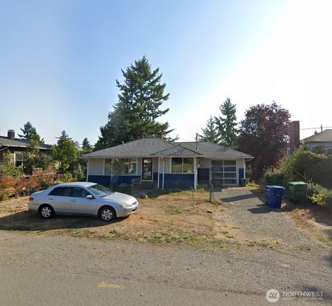 Photo of 9208 Dayton Avenue N, Seattle, WA 98103 (MLS # 2480515)