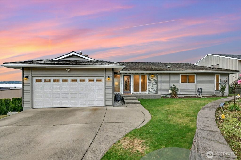 Photo of 522 S 288th Lane, Federal Way, WA 98003 (MLS # 2452590)