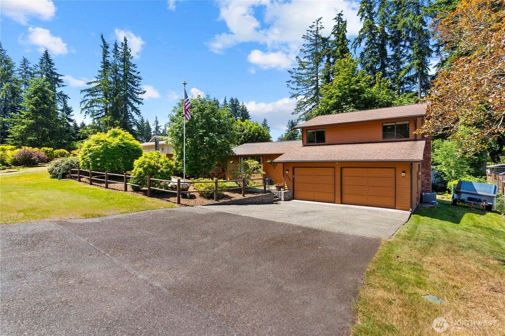 Photo of 14561 166th Place SE, Renton, WA 98059 (MLS # 2386087)