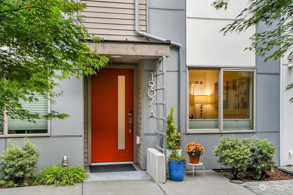 Photo of 1907 25th Avenue S #A, Seattle, WA 98144 (MLS # 2306775)