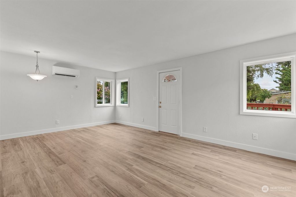 Photo of 10639 3rd Avenue SW, Seattle, WA 98146 (MLS # 2244898)