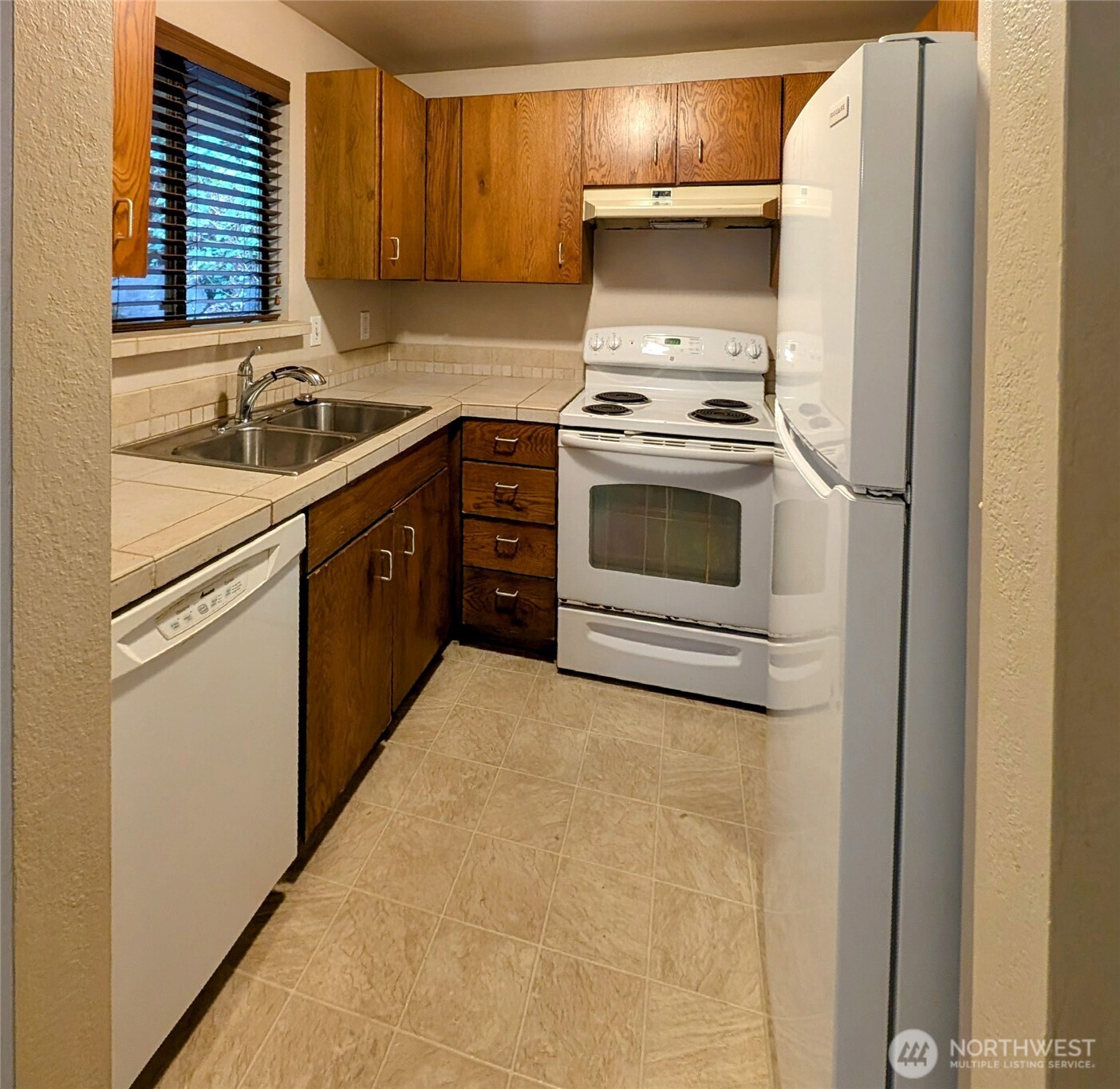 1627 NE 199th Place