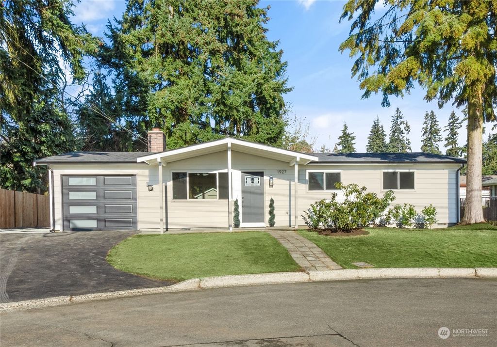 Photo of 1927 200th Pl SW Pl, Lynnwood, WA 98036 (MLS # 2324965)