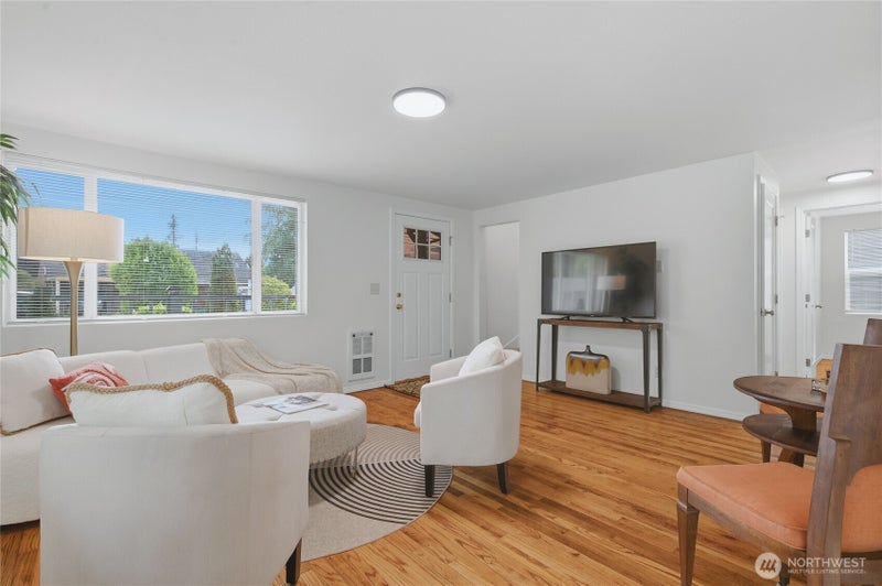 7432 S 118th Place