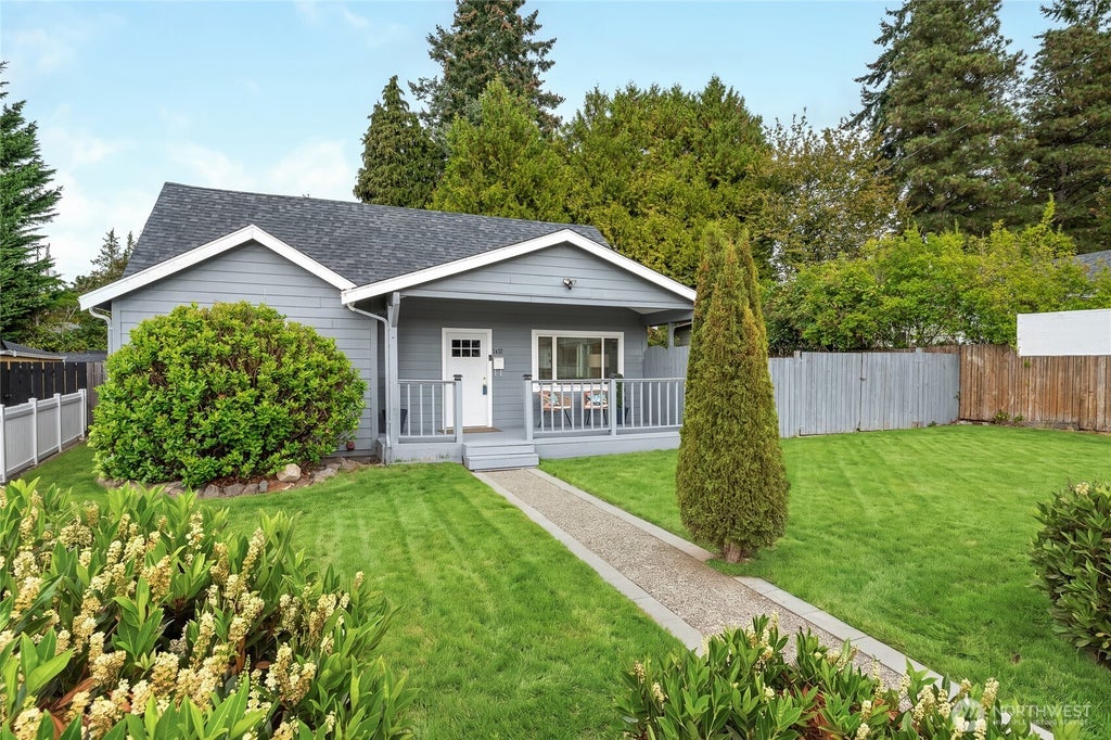 Photo of 7432 S 118th Place, Seattle, WA 98178 (MLS # 2573664)