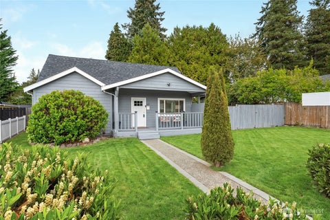 Photo of 7432 S 118th Place, Seattle, WA 98178 (MLS # 2573664)