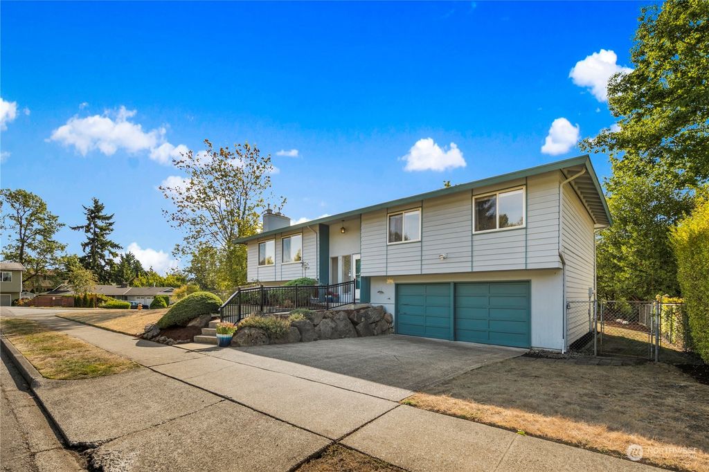 Photo of 2647 Smithers Avenue S, Renton, WA 98055 (MLS # 2163421)
