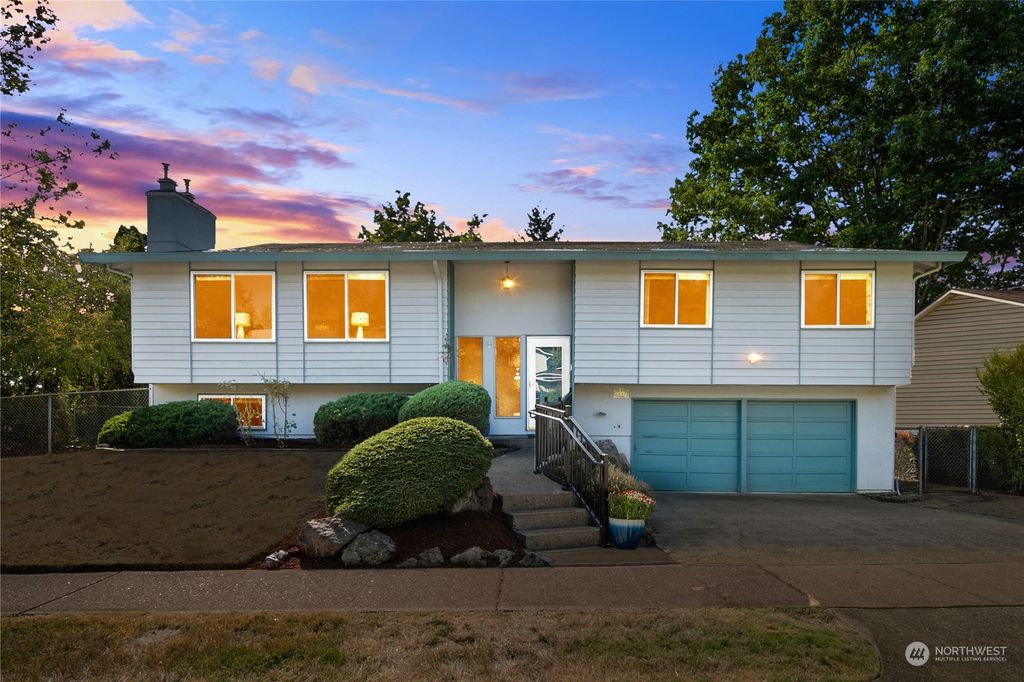 Photo of 2647 Smithers Avenue S, Renton, WA 98055 (MLS # 2163421)