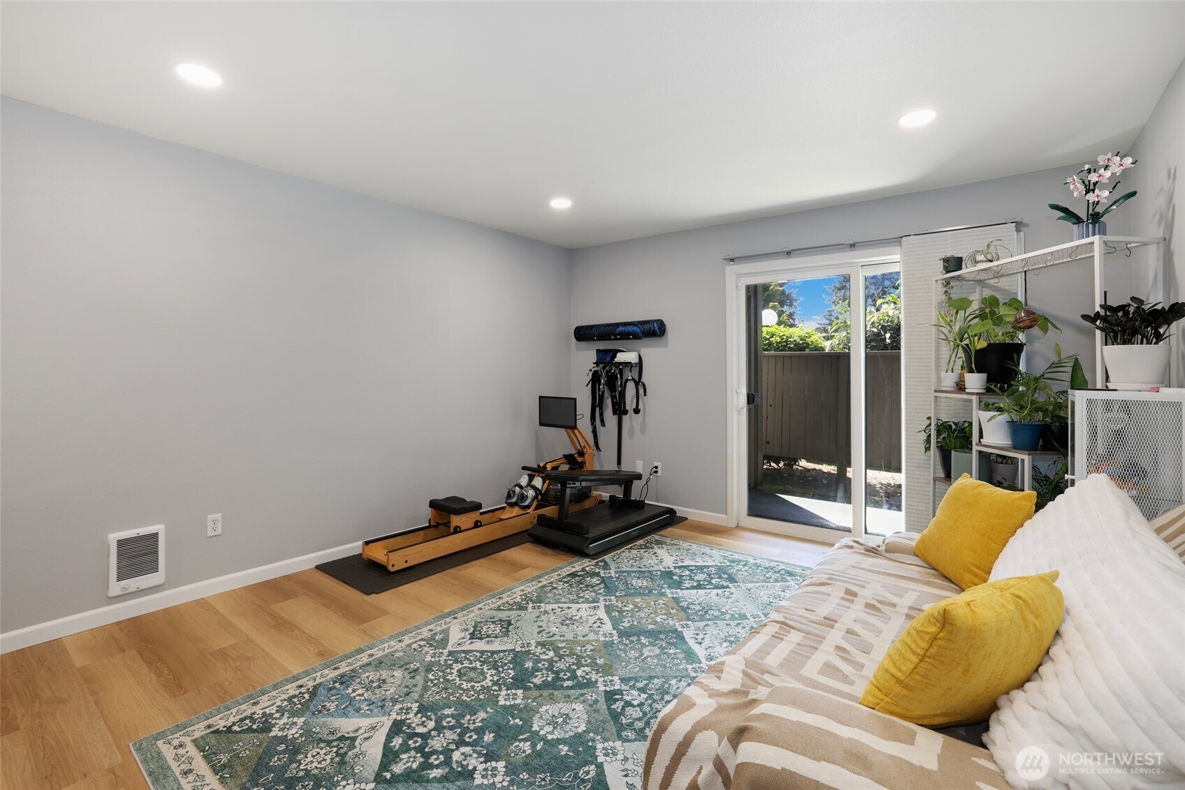 1505 N Defiance Street Q105