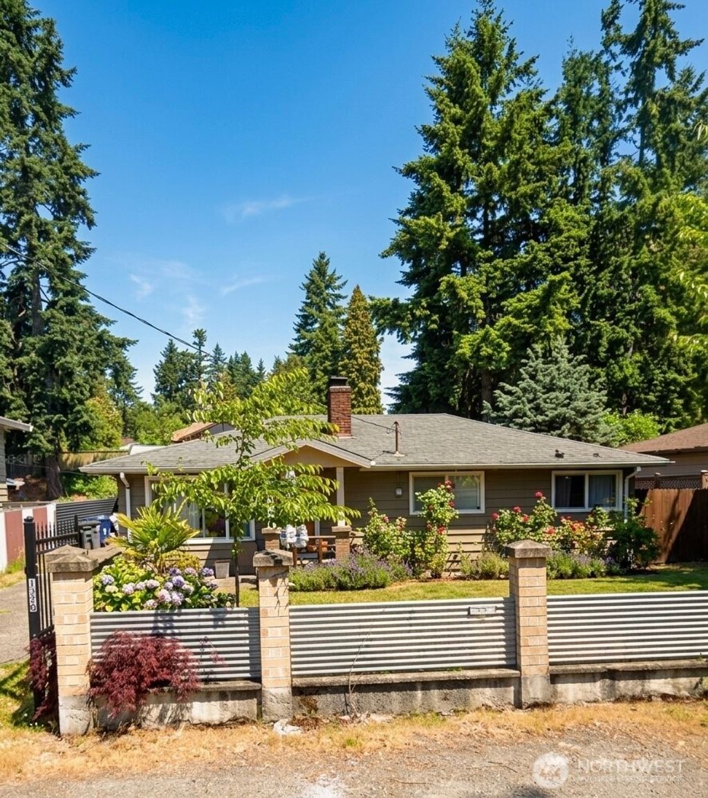 Photo of 1320 S 131st Place, Burien, WA 98168 (MLS # 2491375)