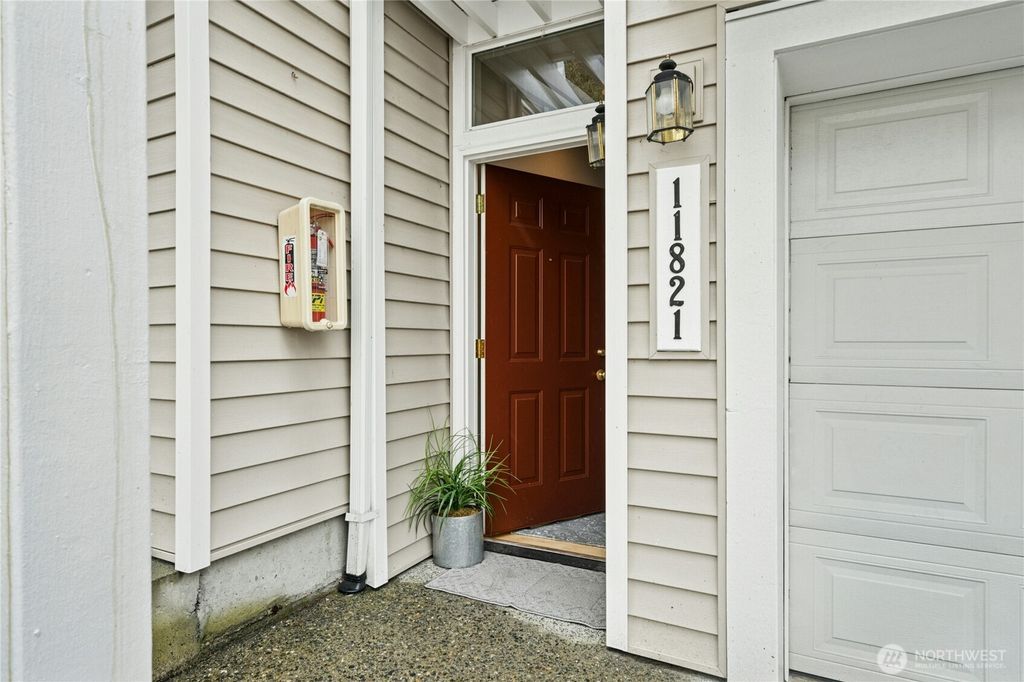 Photo of 11821 NE 162nd Court, Bothell, WA 98011 (MLS # 2357564)