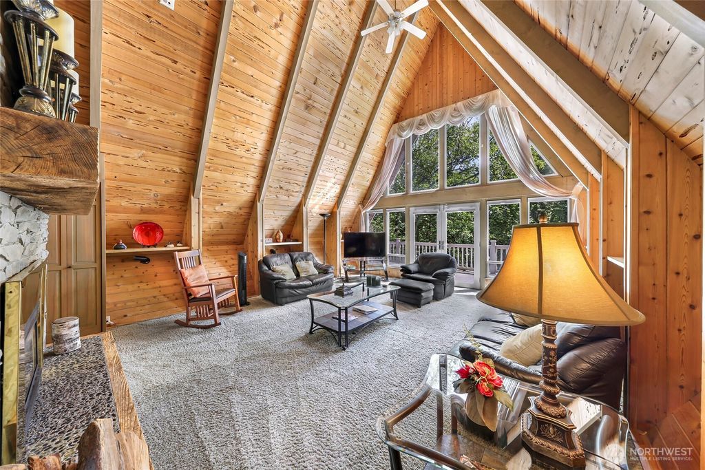 Photo of 1418 E Blackburn Road, Mount Vernon, WA 98274 (MLS # 2507306)