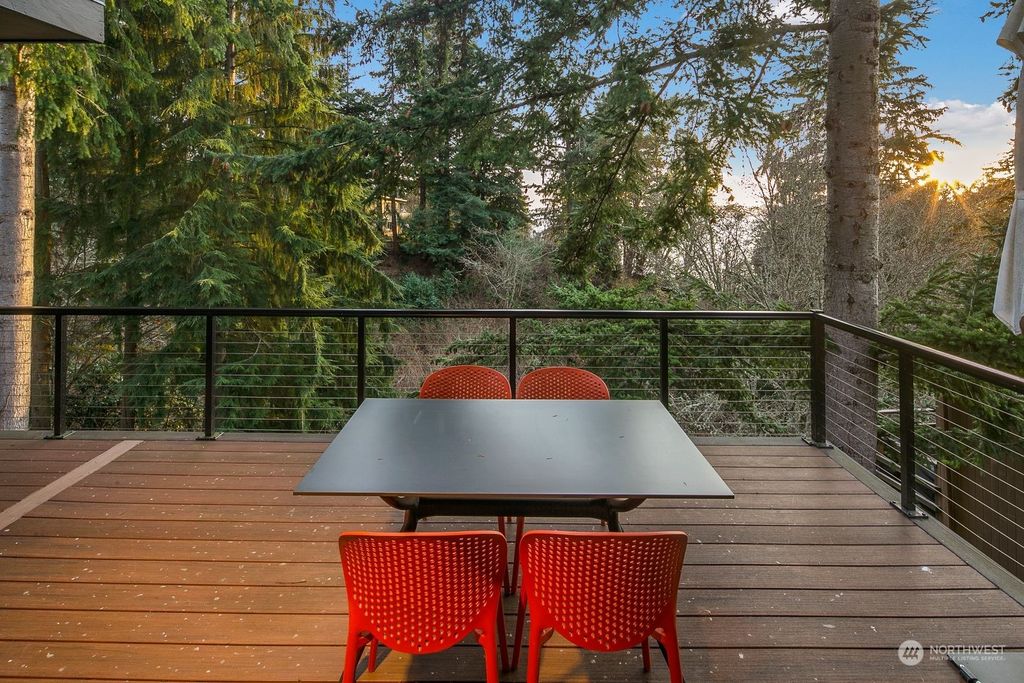 Photo of 3039 SW 116th Place, Burien, WA 98146 (MLS # 2037123)