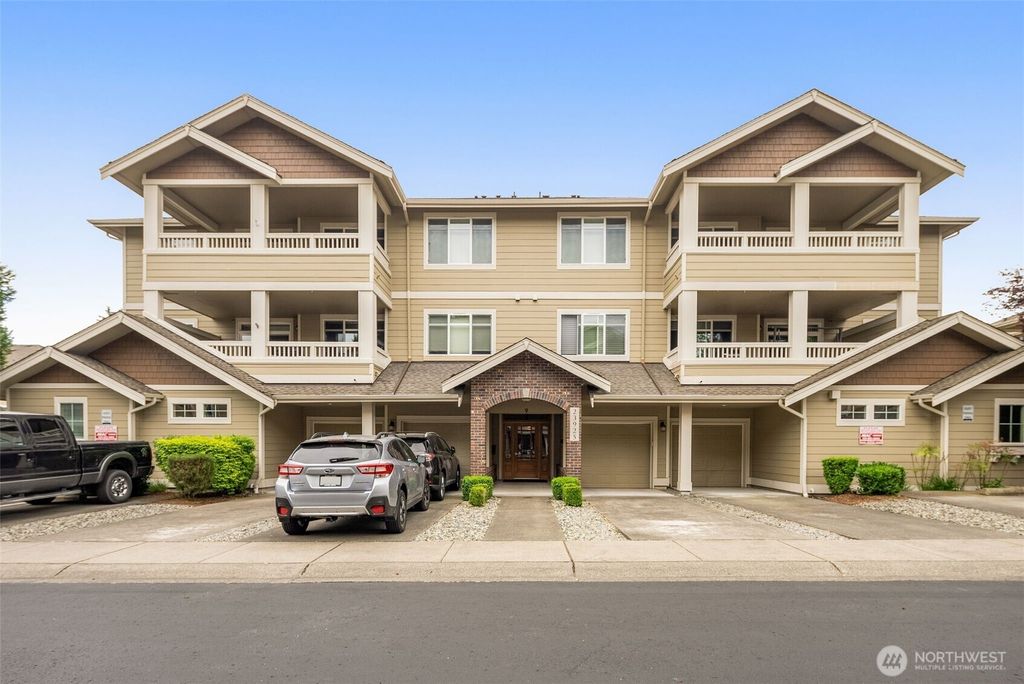 Photo of 23925 NE 115th Lane #302, Redmond, WA 98053 (MLS # 2376008)