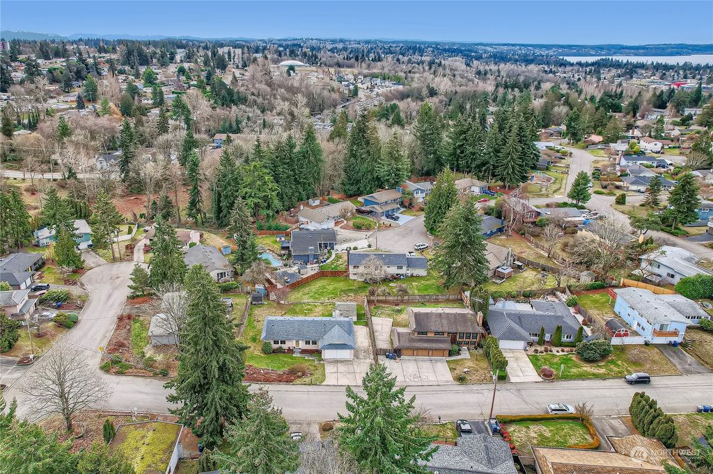 Photo of 2139 S 229th Street, Des Moines, WA 98198 (MLS # 2026224)