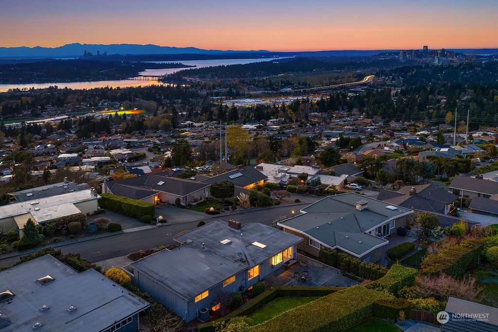 Photo of 4518 137th Avenue SE, Bellevue, WA 98006 (MLS # 2210437)