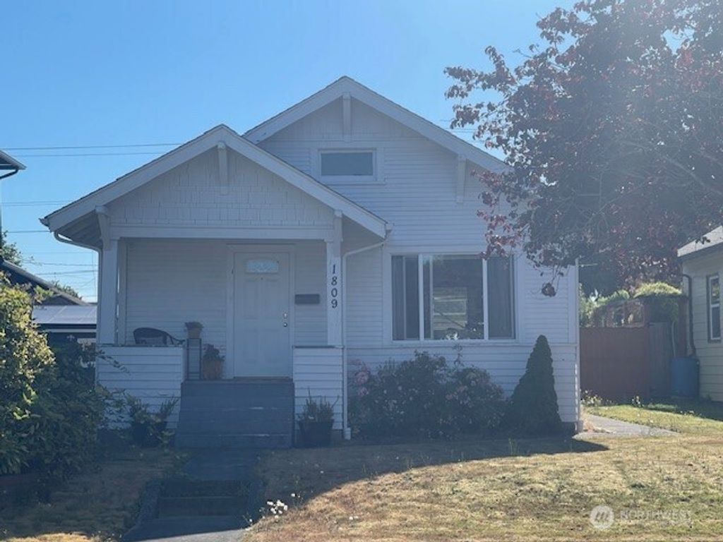 Photo of 1809 Baker Avenue, Everett, WA 98201 (MLS # 2421595)
